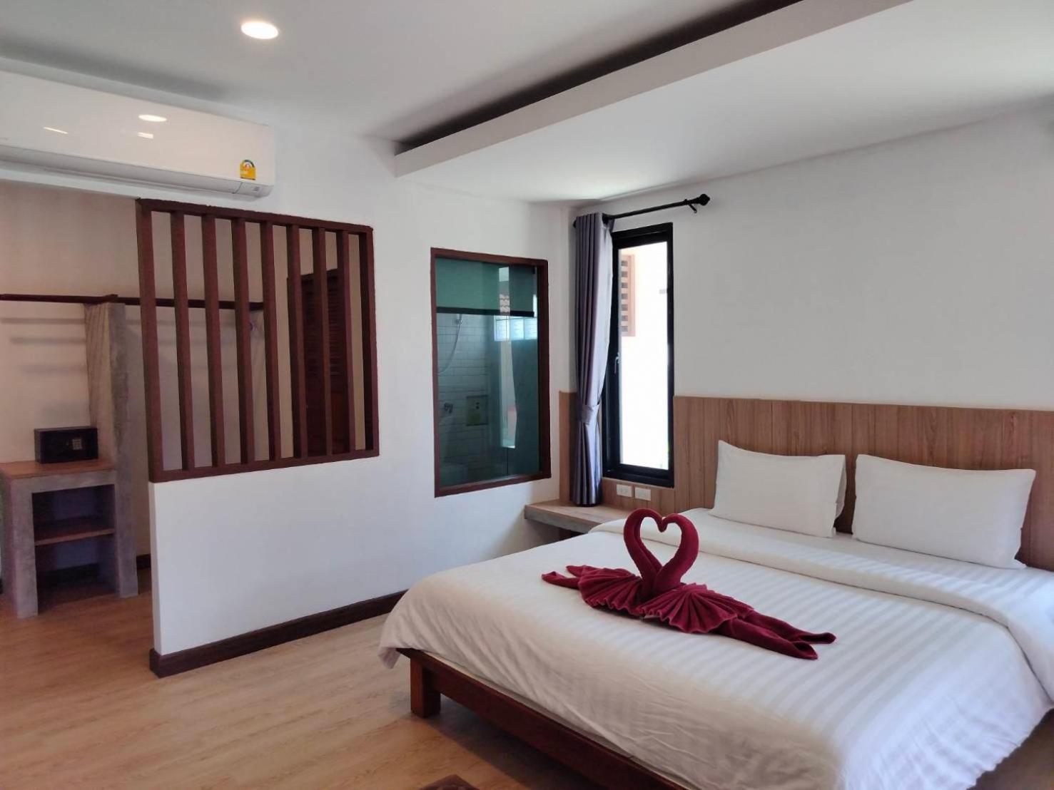 D.r. Lanta Bay Ko Lanta